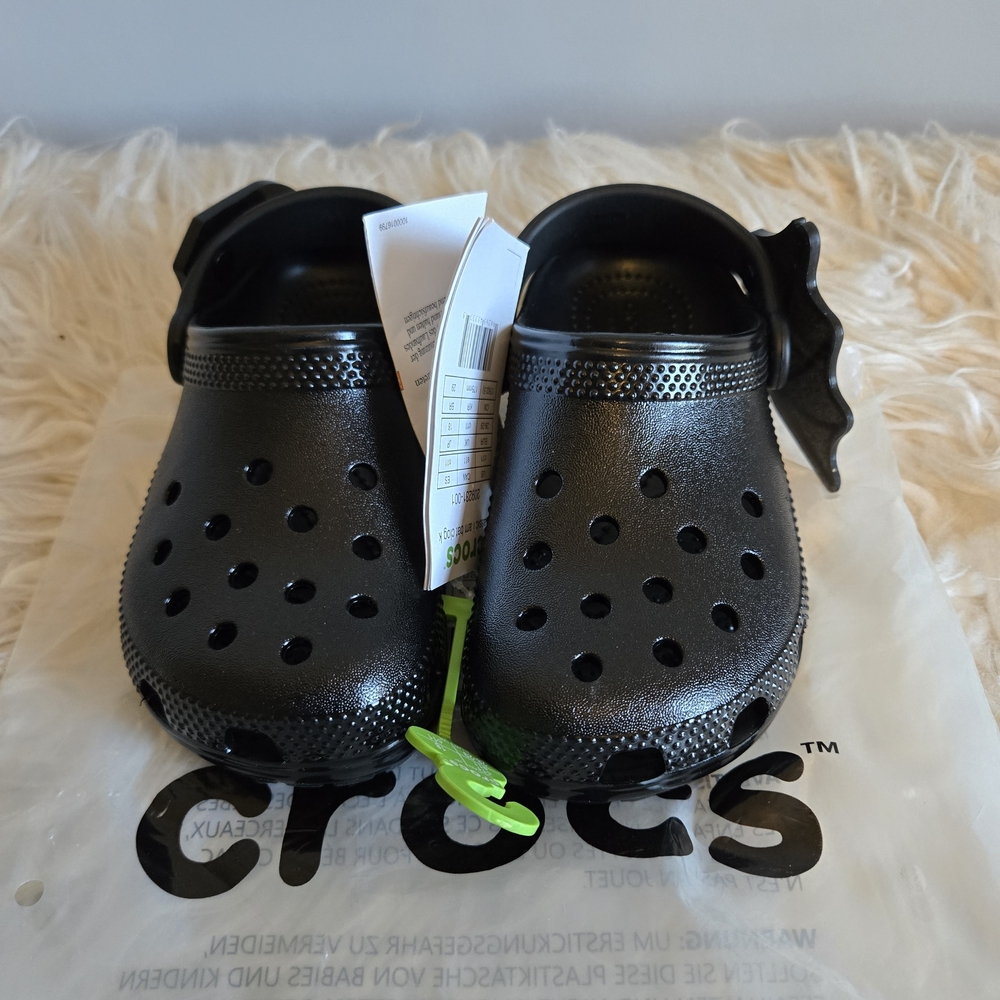 Crocs Kids Black - Classic Comfort